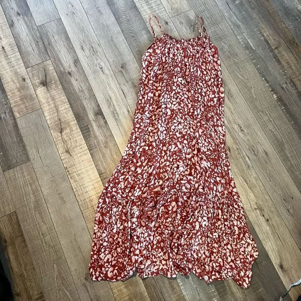 Anthropologie
Flounced Maxi
Lounge Dress
Spaghetti Strap Abstract Low Back Red s